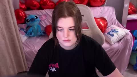 kristifoxy online show from February 8, 2026, 6:17 am