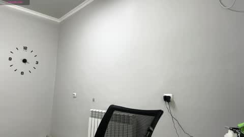 Snapshot of kristimanes chatting on April 16, 2026, 2:18 pm Rin online show from April 16, 2026, 2:18 pm