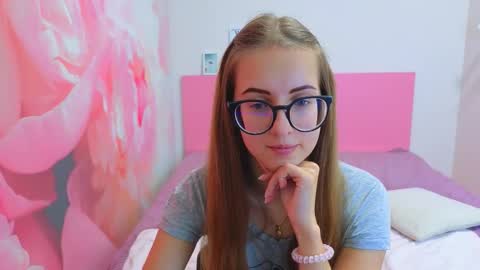 Kristina Adel online show from November 15, 2025, 8:33 am