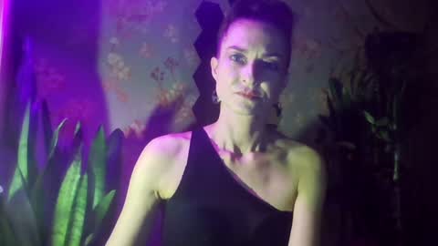 Snapshot of kristinagold44 chatting on December 9, 2024, 7:18 pm Kristina online show from December 9, 2024, 7:18 pm