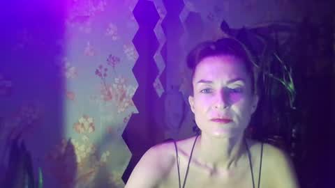 Snapshot of kristinagold44 chatting on February 9, 2025, 6:11 am Kristina online show from February 9, 2025, 6:11 am