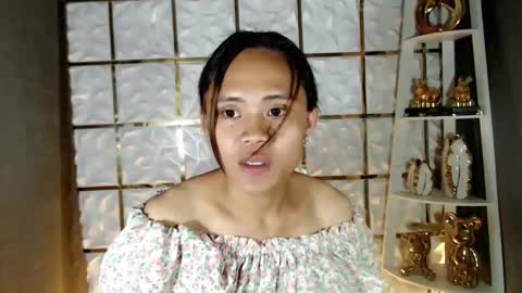 kristine_fox online show from April 6, 2026, 4:46 am