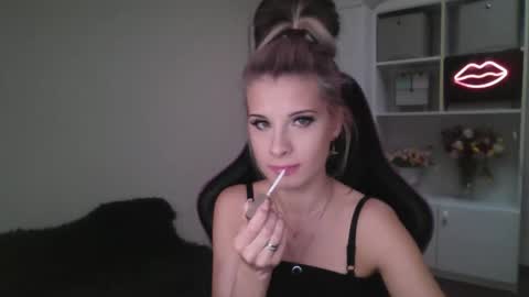 KristineAmore online show from October 13, 2025, 2:06 pm