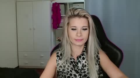 KristineAmore online show from October 24, 2025, 6:26 pm