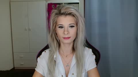 KristineAmore online show from October 27, 2025, 8:51 am