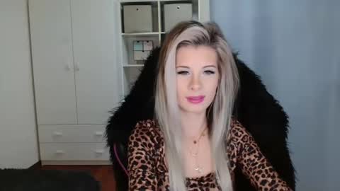 KristineAmore online show from November 8, 2025, 8:14 am