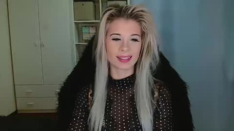 KristineAmore online show from November 20, 2025, 7:41 am