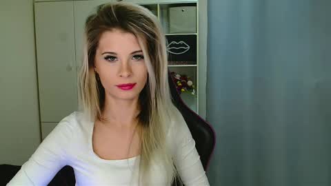 KristineAmore online show from January 13, 2026, 7:35 am