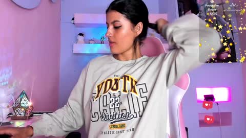 KristinWall online show from December 22, 2024, 11:22 am