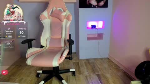 KristinWall online show from December 30, 2024, 8:47 pm