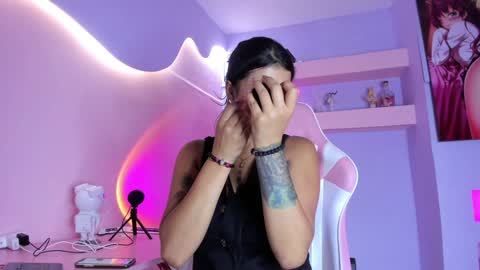 KristinWall online show from January 16, 2025, 10:55 pm