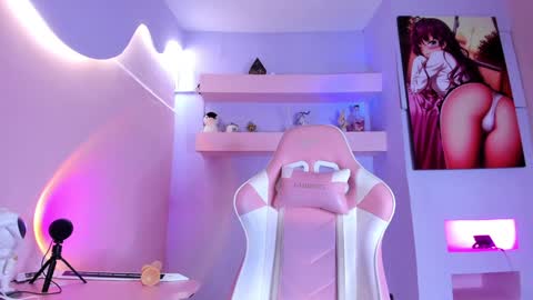 KristinWall online show from January 17, 2025, 1:57 am