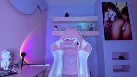 KristinWall online show from January 18, 2025, 8:30 pm