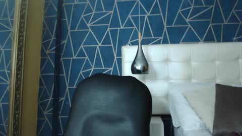 KristinWall online show from January 28, 2025, 9:50 pm