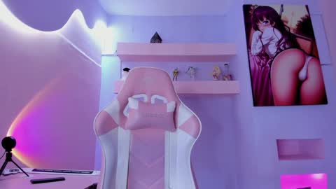 KristinWall online show from February 1, 2025, 12:07 am