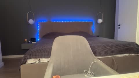 Kristi online show from October 13, 2025, 4:12 am