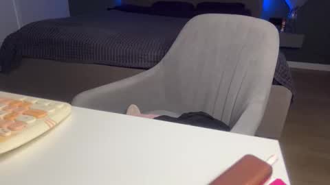 Kristi online show from October 27, 2025, 5:22 am