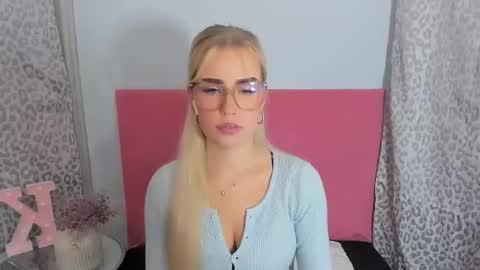 KristyFlowers online show from November 22, 2025, 10:14 am