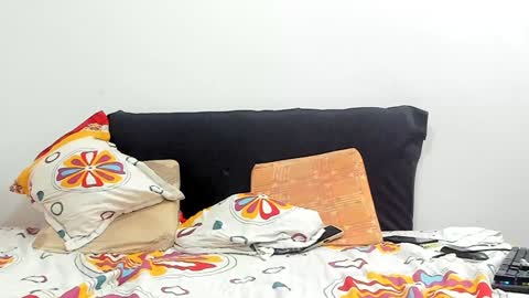 Zoe  Andrew online show from December 12, 2024, 5:20 am