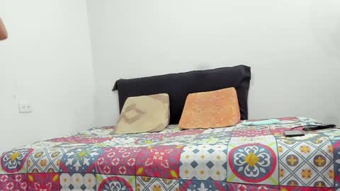 Zoe  Andrew online show from February 9, 2025, 2:38 am