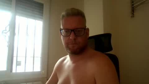 Snapshot of kroezel1985 chatting on September 17, 2025, 7:43 am kroezel1985 online show from September 17, 2025, 7:43 am