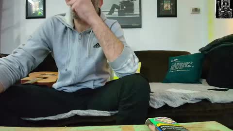 krummersaebel online show from February 22, 2025, 8:42 pm