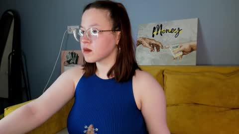 Krys online show from September 12, 2025, 6:46 am