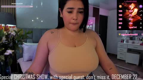 Snapshot of krysstal__ chatting on December 20, 2024, 7:07 pm online show from December 20, 2024, 7:07 pm