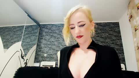 krystal desire online show from December 27, 2024, 9:00 pm