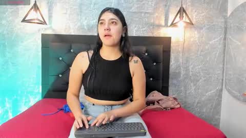 Kystal Taylor online show from November 25, 2025, 11:32 am