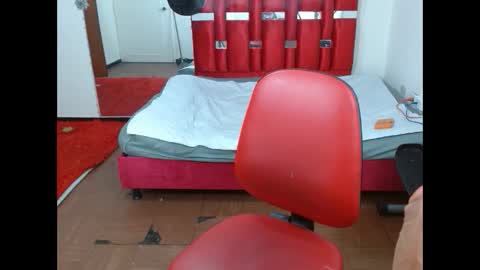 KRYSTAL THOMSON online show from October 8, 2025, 3:09 pm