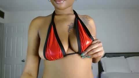 Snapshot of krystalblakexxx chatting on February 5, 2026, 12:37 am Krystal Blake online show from February 5, 2026, 12:37 am