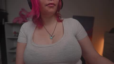 Krystal Syx online show from December 19, 2025, 6:04 pm