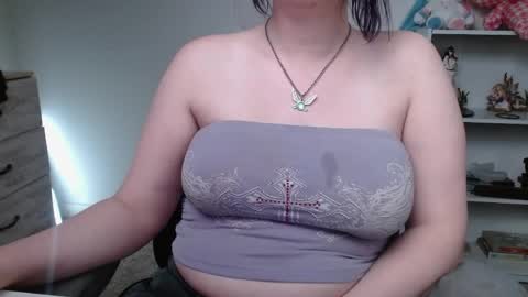 Snapshot of krystalsyxx chatting on April 23, 2026, 10:12 pm Krystal Syx online show from April 23, 2026, 10:12 pm