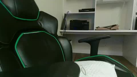 Snapshot of kt12369 chatting on December 8, 2024, 7:37 am Kevin online show from December 8, 2024, 7:37 am