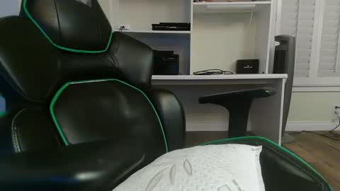 Snapshot of kt12369 chatting on December 29, 2024, 7:39 am Kevin online show from December 29, 2024, 7:39 am