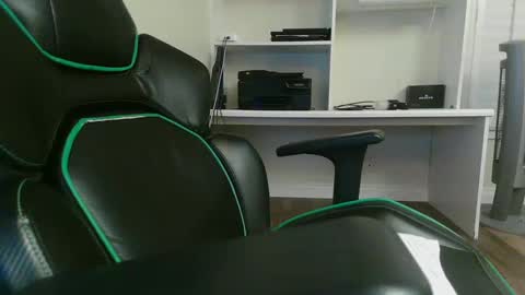 Snapshot of kt12369 chatting on January 7, 2025, 6:38 am Kevin online show from January 7, 2025, 6:38 am