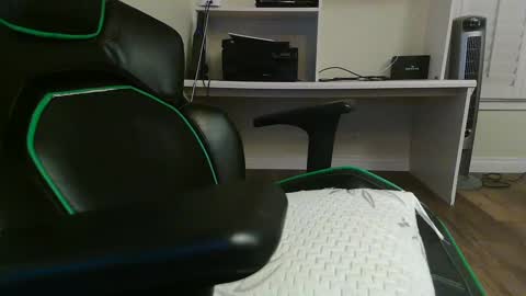 Snapshot of kt12369 chatting on February 18, 2025, 7:10 am Kevin online show from February 18, 2025, 7:10 am