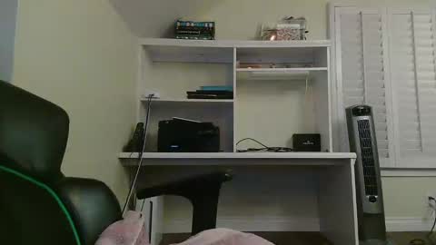 Snapshot of kt12369 chatting on March 6, 2025, 7:47 am Kevin online show from March 6, 2025, 7:47 am