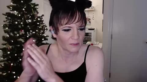 Cait online show from November 15, 2025, 5:27 am