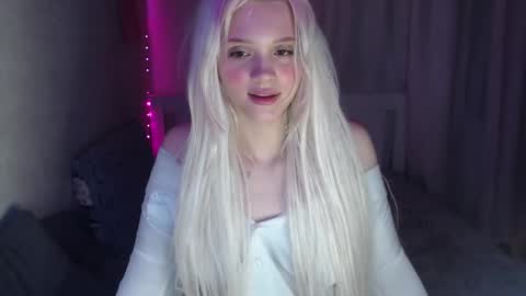 Emilia online show from March 8, 2025, 2:23 am