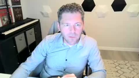 kukk_you online show from November 18, 2025, 9:30 pm