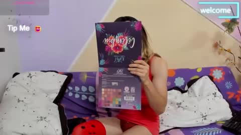 Snapshot of kurumetwink10 chatting on February 11, 2025, 12:37 pm KurumetWink10 online show from February 11, 2025, 12:37 pm