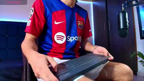 kuzzcoo online show from September 28, 2025, 8:36 pm