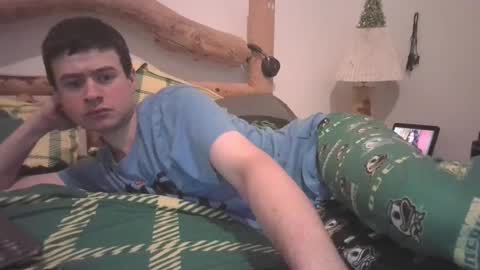 Snapshot of kwahrens22 chatting on February 3, 2025, 1:09 am Kenji online show from February 3, 2025, 1:09 am