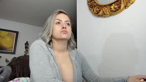 kyhara online show from January 2, 2025, 2:43 am
