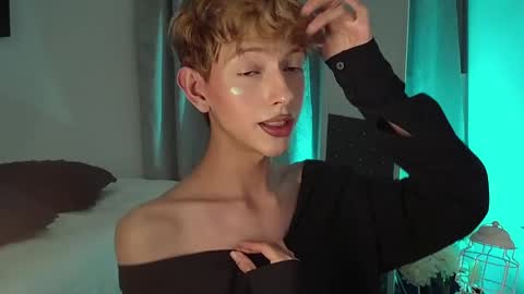 Snapshot of kyle__cooper chatting on December 11, 2024, 12:23 am Kyle Cooper online show from December 11, 2024, 12:23 am