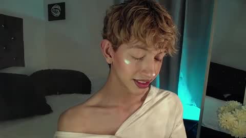 Snapshot of kyle__cooper chatting on December 22, 2024, 1:01 am Kyle Cooper online show from December 22, 2024, 1:01 am