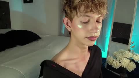 Snapshot of kyle__cooper chatting on December 23, 2024, 12:57 am Kyle Cooper online show from December 23, 2024, 12:57 am