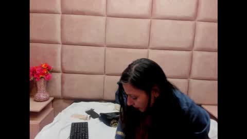 Snapshot of kylie_bloom chatting on November 27, 2025, 9:17 pm kylie_bloom online show from November 27, 2025, 9:17 pm